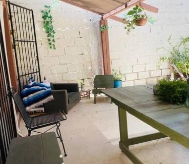 Esterito Casa | Casa Azul loft 2 blocks malecon with garage