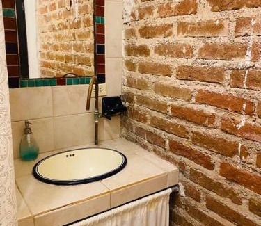 Esterito Casa | Casa Azul loft 2 blocks malecon with garage
