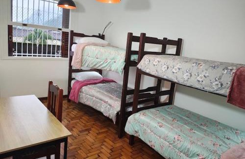 Duques Cama Y Desayuno | Casa Azul - Quitandinha