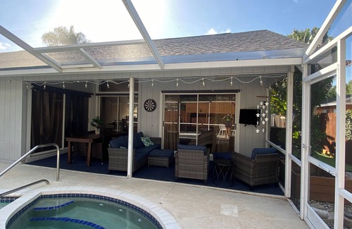 Lake Sarasota Casa | Casa Azul/Siesta Key/Sarasota Retreat-Spa Pool Outdoor Living Area Extra Clean!