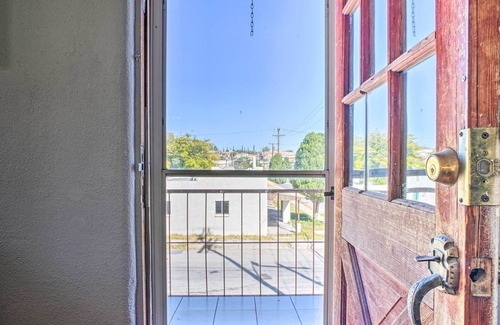 Truth or Consequences Apartamento | 'Casa Azul' - Walk to Hot Springs & Downtown!