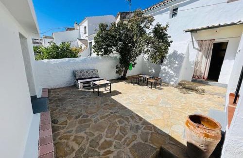 Canete la Real Casa | Casa Béjar, Tranquila casa con chimenea, patios, junto a la piscina