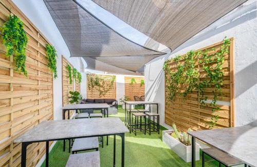 Collblanc y La Torrassa Hostal | Casa Barcelo Camp Nou Barcelona