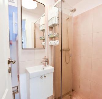 Brasov City Centre Hotel | Casa Baritiu Rooms