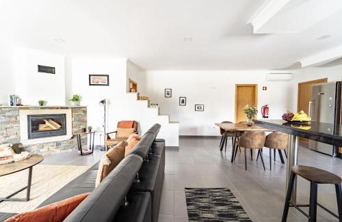 Castanheira Casa | Casa Belavista by House and People