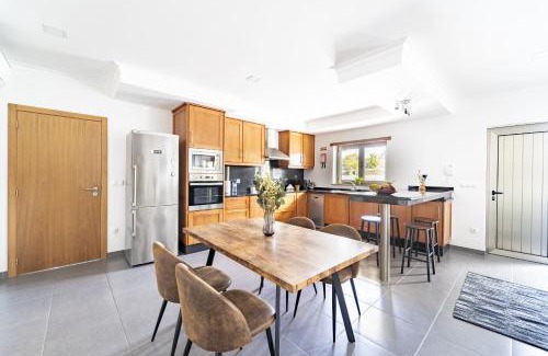 Castanheira Casa | Casa Belavista by House and People