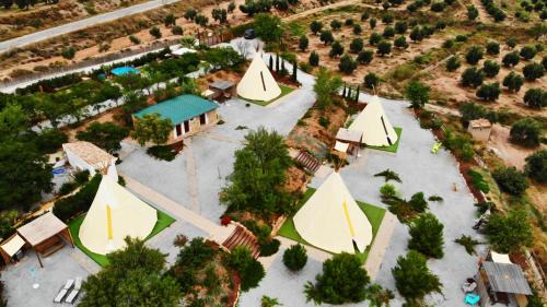 Zujar Otro | Casa Bella Teepees
