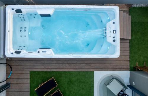 Gulici Casa | "CASA BELLA VITA" with large SPA and counter-current swimming near the beach!