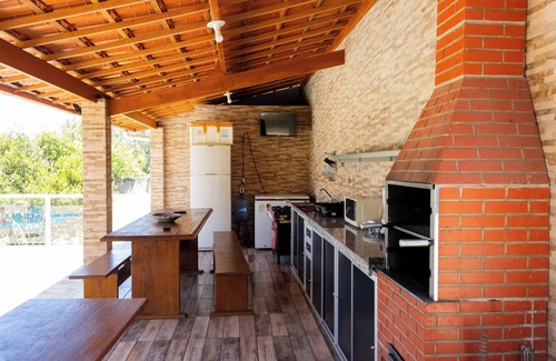 Confins Casa | Casa bem equipada com piscina,churrasqueira e WiFi
