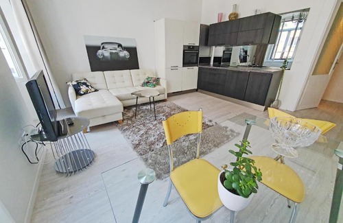 Roiano-Gretta-Barcola-Cologna-Scorcola Apartamento | Casa Bianca - 2 Bedroom Design Apartment