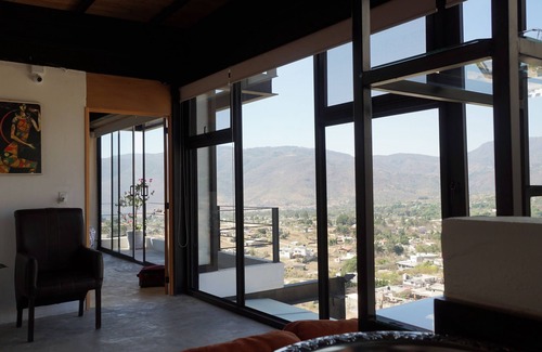 San Pedro Casa | Casa Bimali. Increíbles montañas rodeando este cómodo espacio pet-friendly.