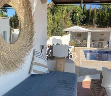 Cómpeta Casa | Casa Bizon - Your holiday oasis with private pool