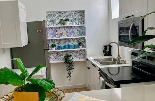 Miramar Casa | Casa Blanca in the Heart of Miramar