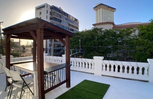 Miramar Casa | Casa Blanca in the Heart of Miramar