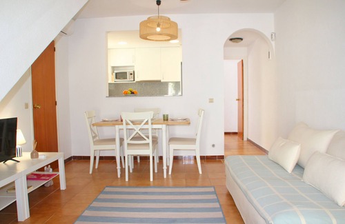 L'Escala Chalet De Esquí | Casa Blava L'Escala | B&Q | Pool&Tennis | Terrace