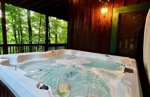 Walnut Mountain Casa | Casa Bohemia *pool *fishing*mountain views!