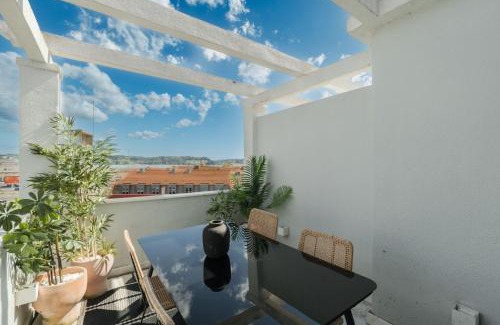 Alges Apartamento | Casa Boma Lisboa - Sea View Apartment With Private Sunny Terrace - Alges I