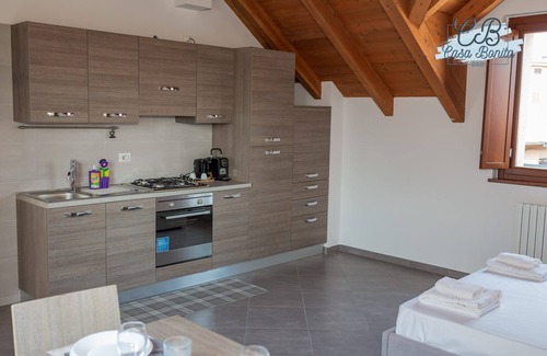 Rho Cama Y Desayuno | CASA BONITA RHO B&B