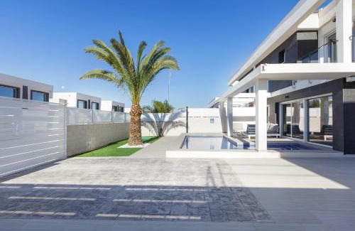 Puerto Marino Villa | Casa Bos Dolphin Pool Jacuzzi 6p