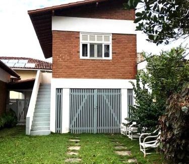 Rio das Ostras Casa | Casa Bosque da Praia 5 quartos, bilhar e ar split.