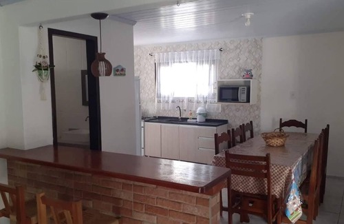 Balneario Arroio do Silva Casa | Casa Proximo ao Mar, com Mesa de Sinuca