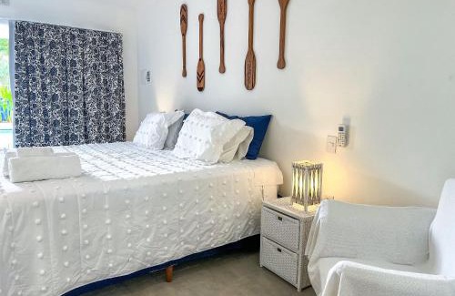 Arraial d'Ajuda Hotel | Casa Brisa - WIFI; PISCINA e Café da Manhã a 520m do Centro de Arraial