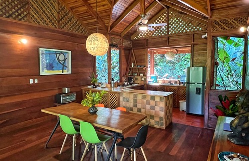 Cocles Villa | Geckoes Lodge: Rainforest Barefoot Luxury & Plunge Pool cerca de hermosas playas