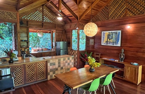 Cocles Villa | Geckoes Lodge: Rainforest Barefoot Luxury & Plunge Pool cerca de hermosas playas