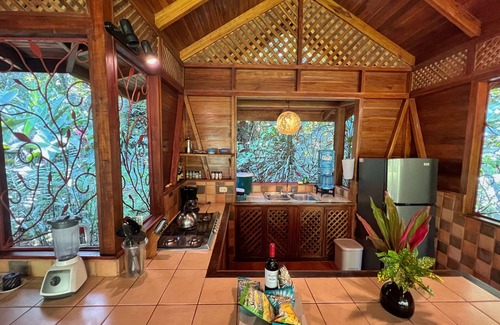 Cocles Villa | Geckoes Lodge: Rainforest Barefoot Luxury & Plunge Pool cerca de hermosas playas