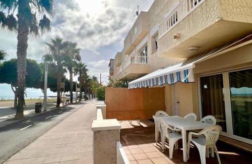 Cambrils Casa | Casa cómoda delante de la playa con vista al mar