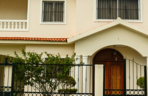 Santiago de los Caballeros Casa | Casa con Piscina y Vigilancia 24H