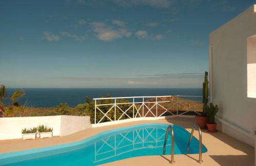 Icod de los Vinos Apartamento | Casa Cactus - heated pool and only 5 boutique apartments