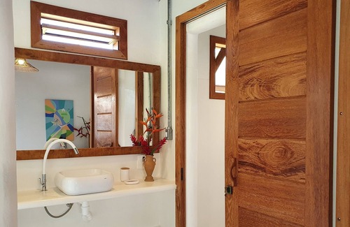Arraial d'Ajuda Chalet De Esquí | Casa Caju Trancoso- Chalet in condominium, Swimming pool/hydro, kitchen, barbecue.