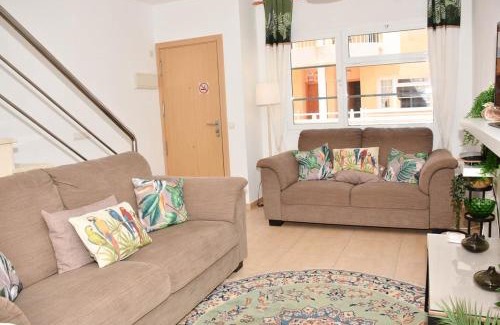 Caleta de Fuste Casa | Casa Caleta, Beautiful 3-Bed Home, large patio & communal pool