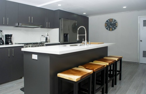 Cali Casa | CASA TOTALMENTE RENOVADA CON TODA LAS COMODIDADES Y CARACTERISTICAS DE ALTA GAMA