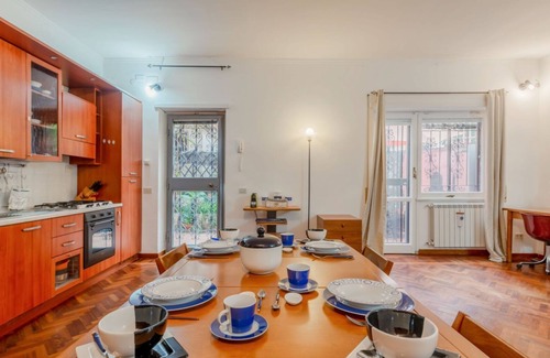 Quartiere XXVIII Monte Sacro Alto Apartamento | Casa Camelia by Rentbeat