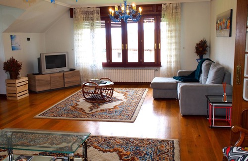 Alfoz de Lloredo Casa | Casa Camelias a 3 KM de Santillana del Mar