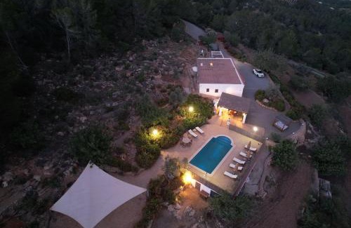 Santa Gertrudis Casa | Casa Can Lluc con piscina, jardín y vista al campo