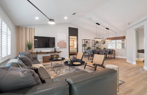 Palm Harbor Casa | Casa Canal: Waterfront Pool & Spa Retreat
