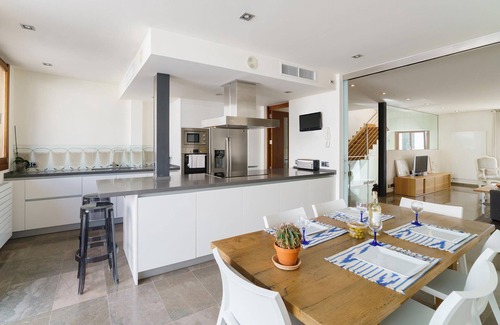 Pollensa Chalet De Esquí | Casa Canigo - Townhouse 5 minutes walk to the Square
