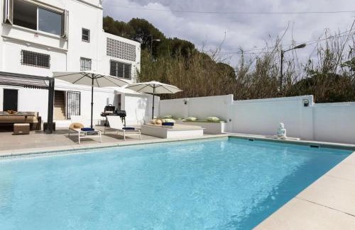 El Canyet Casa | CASA CANYET con piscina a un paso de Barcelona y la playa