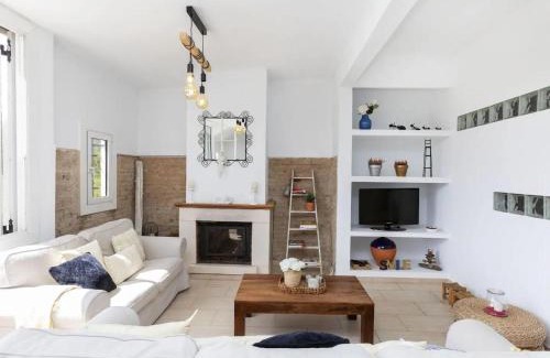 El Canyet Casa | CASA CANYET con piscina a un paso de Barcelona y la playa