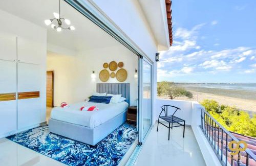 El Centenario Casa | Casa Caracol Beachfront and Private Pool Villa