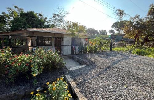 Las Lomas Apartamento | Casa Cariad ,Home away from home by Playa Bejuco