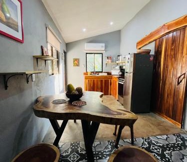 Las Lomas Apartamento | Casa Cariad ,Home away from home by Playa Bejuco