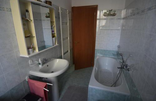 Angera Casa | Casa Carmela in condivisione