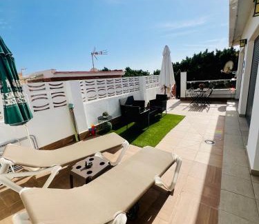 Playas del Palo Apartamento | Casa Carmen Ático Primera linea de playa