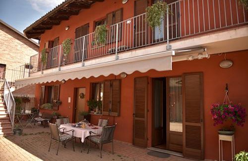 Castellinaldo Cama Y Desayuno | Casa Carolina