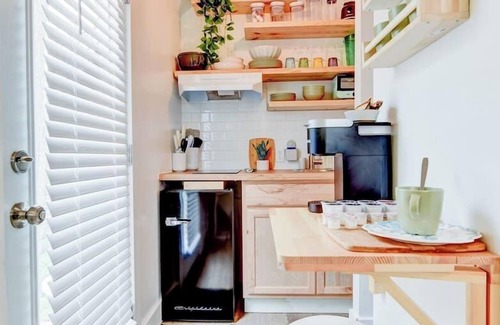 Rosewood Casa | Casa + Casita in Austin!