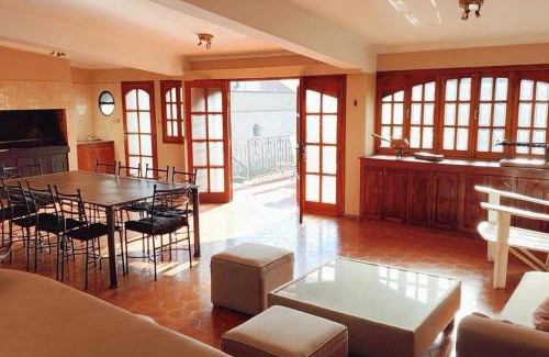 Centro de la ciudad de Mendoza Villa | Casa&Cava by Inside
